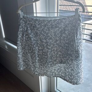 G/FORE Floral Mini Skirt - White and Gray